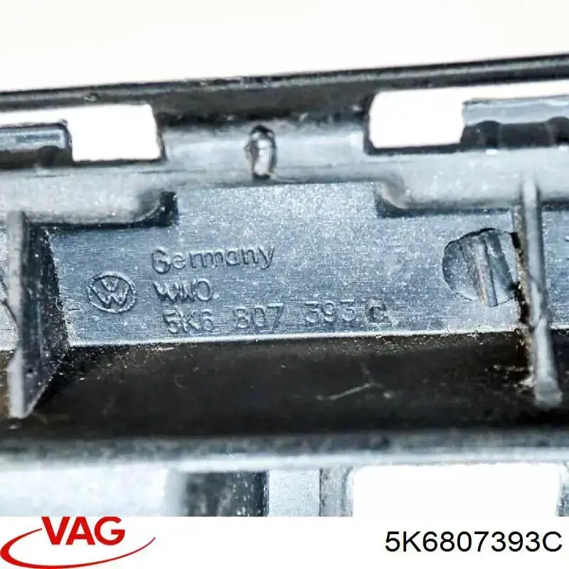 Направляюча заднього бампера, ліва 5K6807393C VAG
