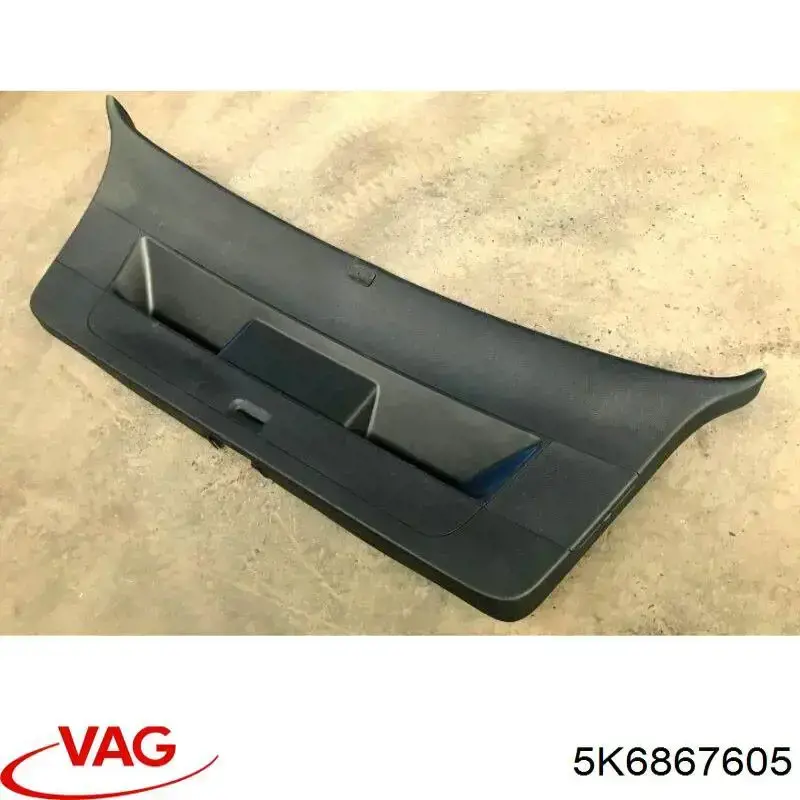 5K6867605 VAG Пластик п'ятих дверей