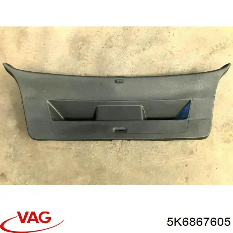 Купити 5K6867605 VAG Обшивка кришки багажника