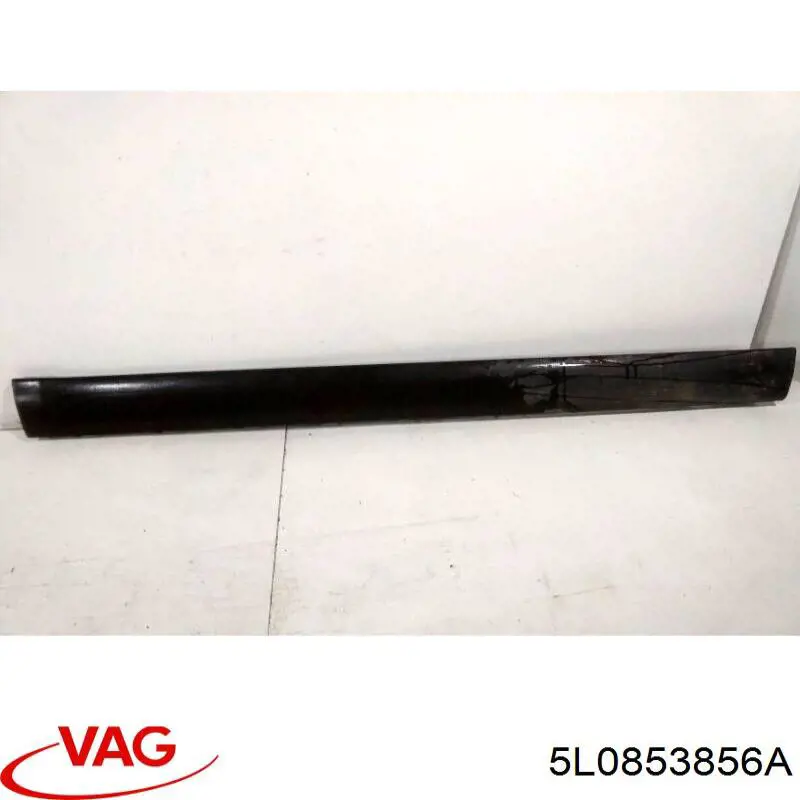 Накладка зовнішня (молдинг) порога, правий VAG 5L0853856A ціна, від 31.67 USD