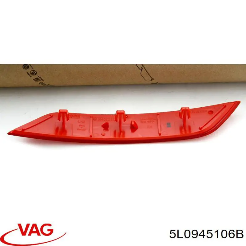 5L0945106B VAG Відбивач бампера заднього правий