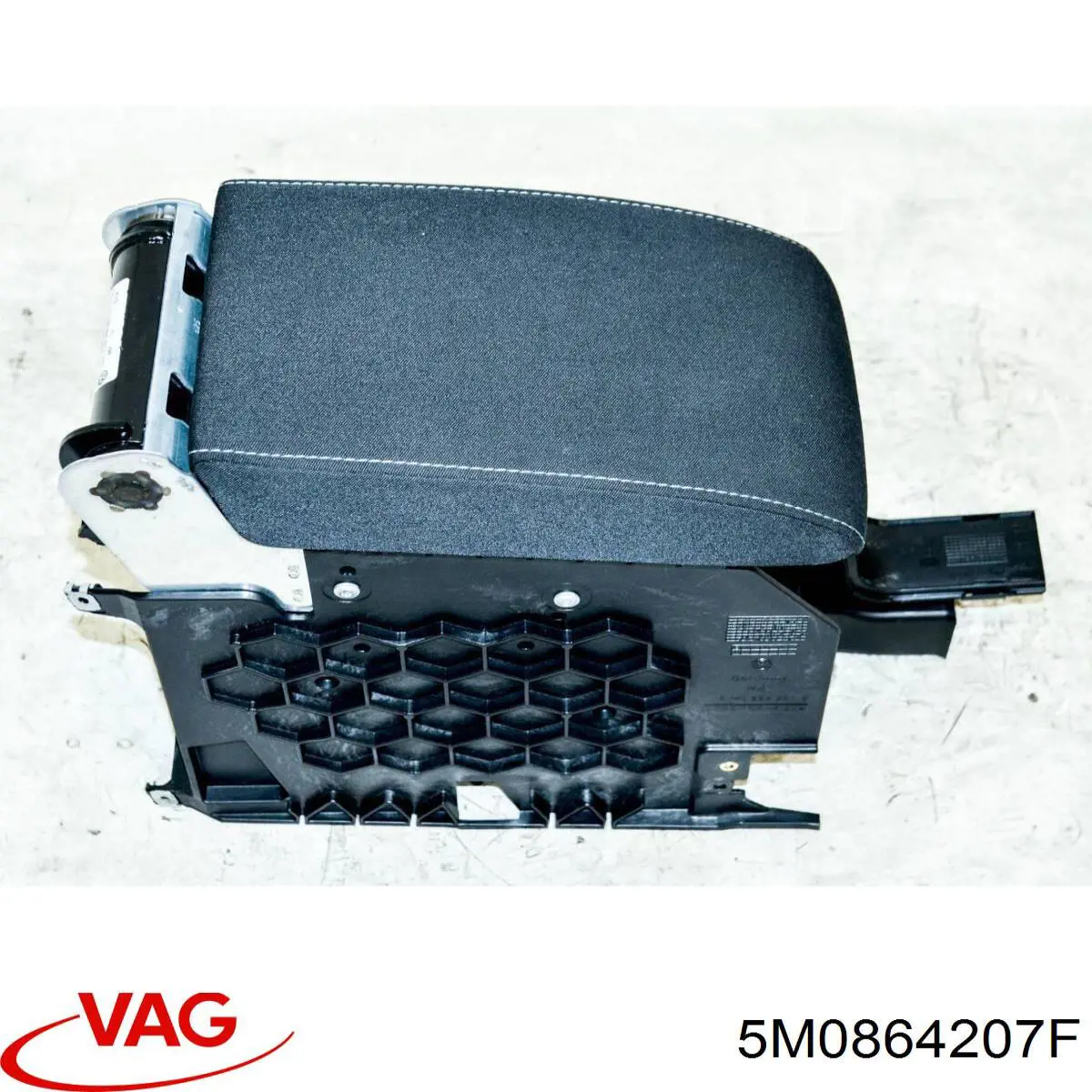 Підлокітник центральній консолі 5M0864207F VAG