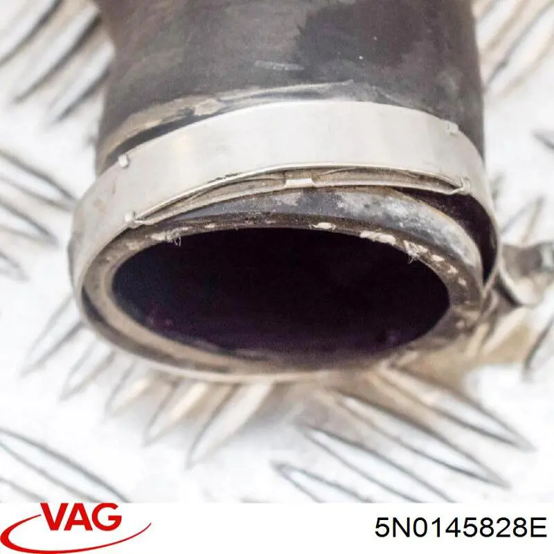 Шланг/патрубок интеркуллера VAG 5N0145828E ціна, від 6.33 USD