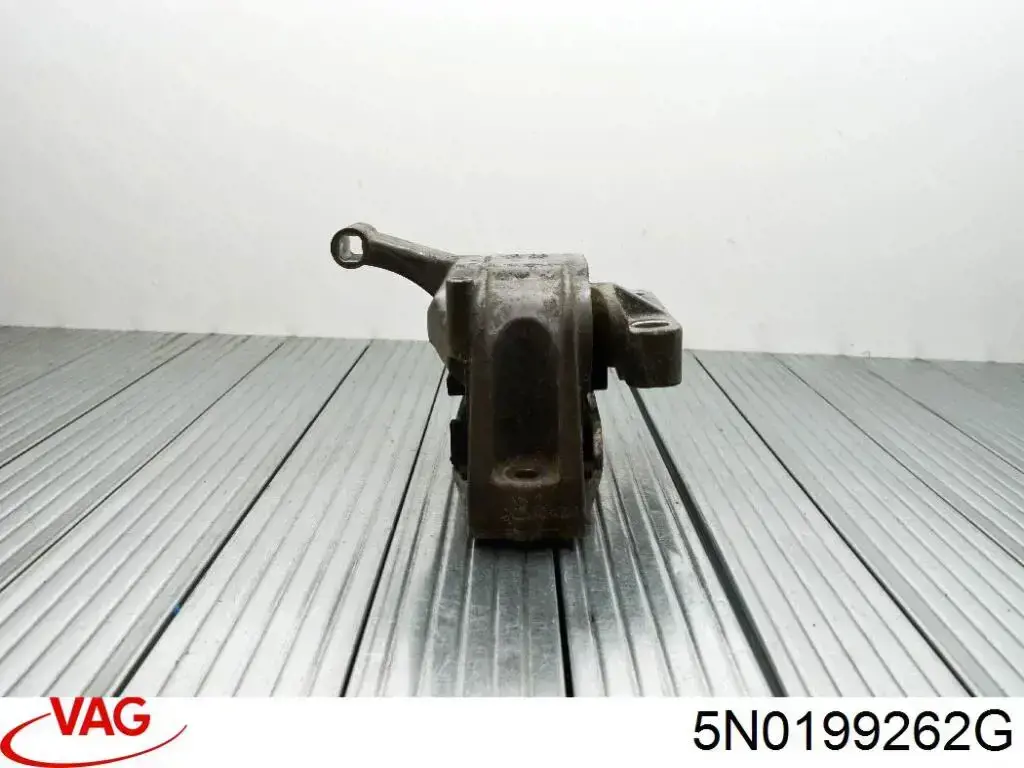 Подушка (опора) двигуна, права 5N0199262G VAG