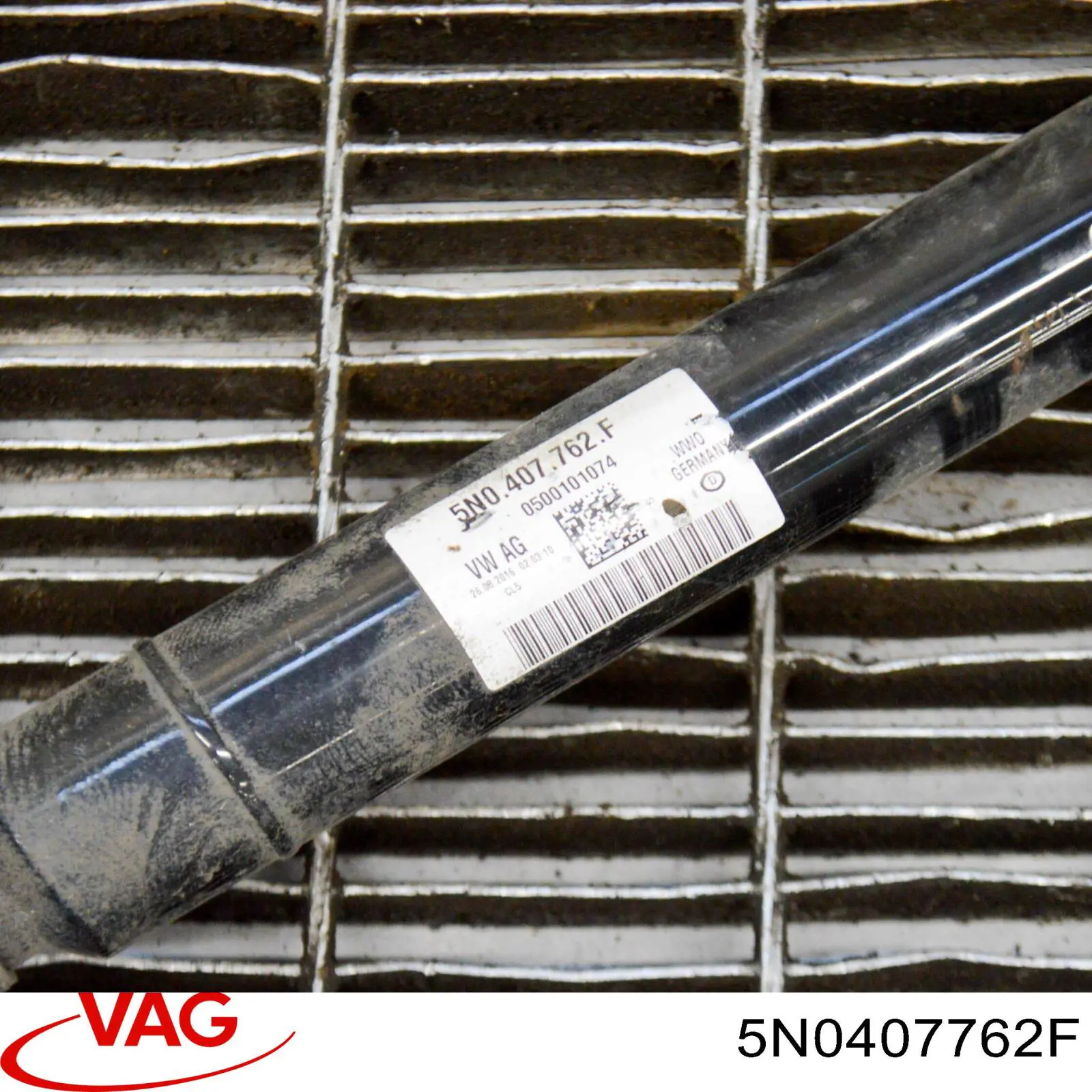 Купити 5N0407762F VAG Піввісь права