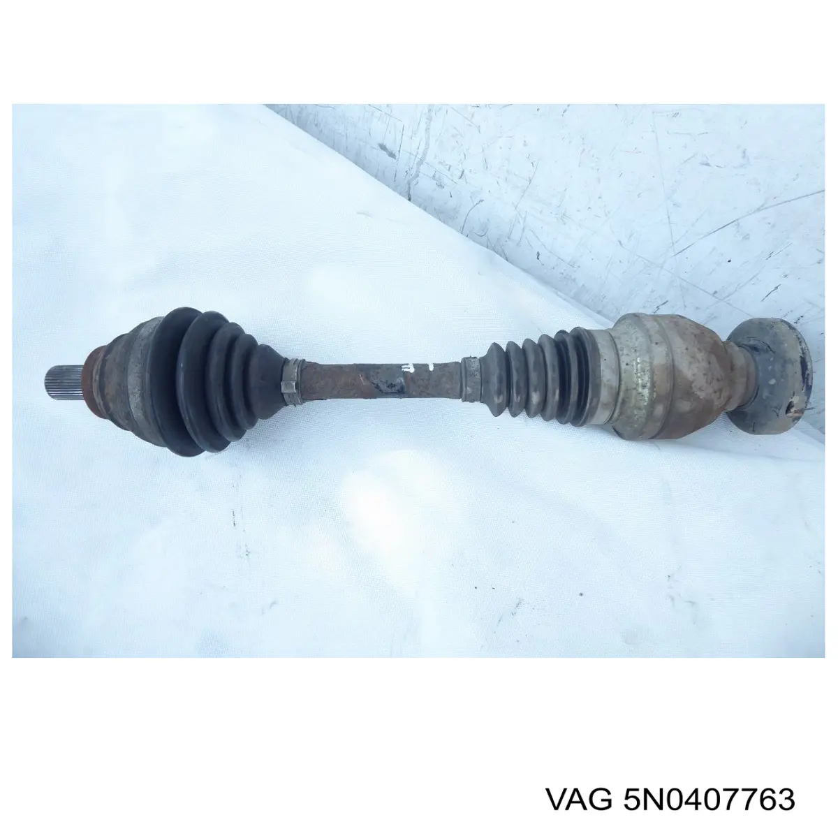 Ліва піввісь 5N0407761S VAG