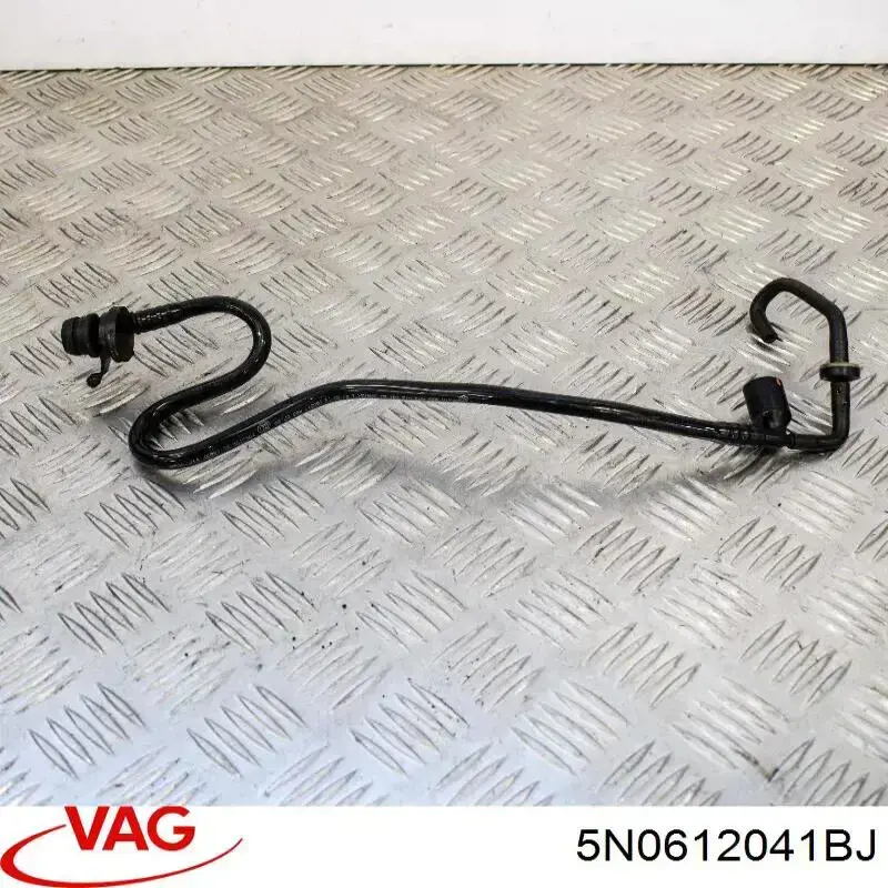 Шланг (патрубок) вакуумного насоса VAG 5N0612041BJ ціна, від 31.66 USD