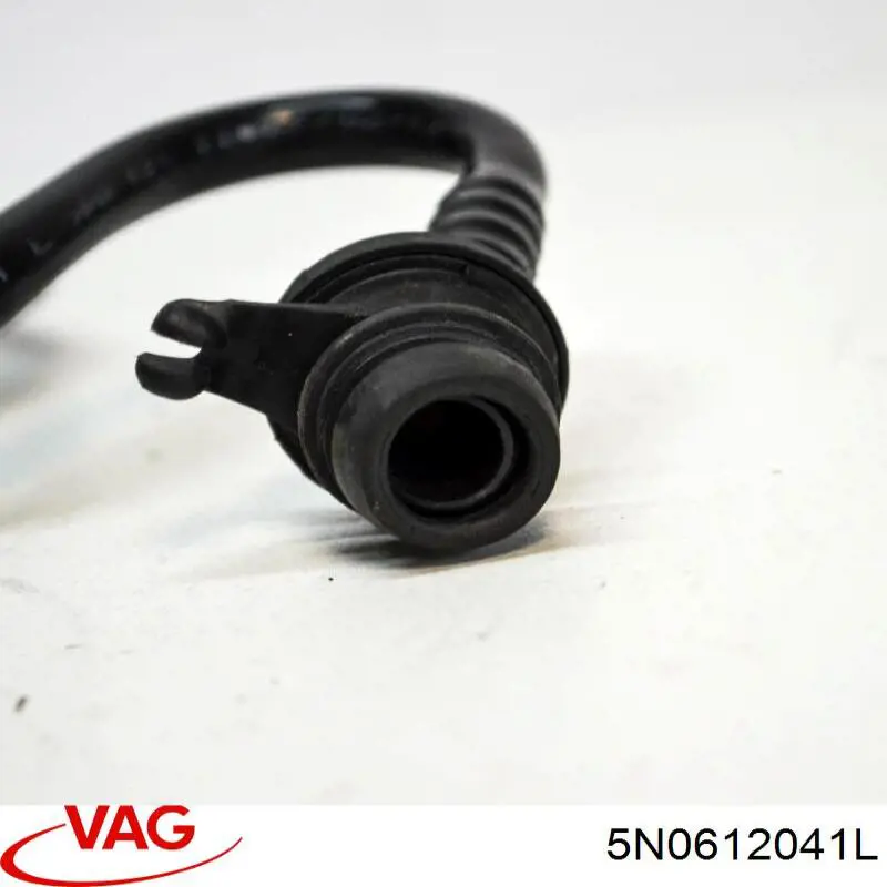 Шланг (патрубок) вакуумного насоса 5N0612041L VAG