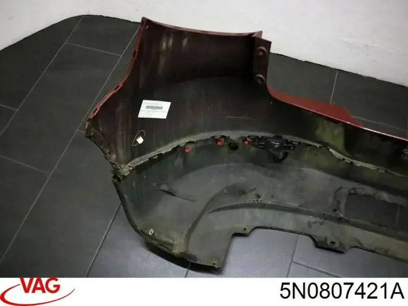 Задній бампер 5N0807421A VAG