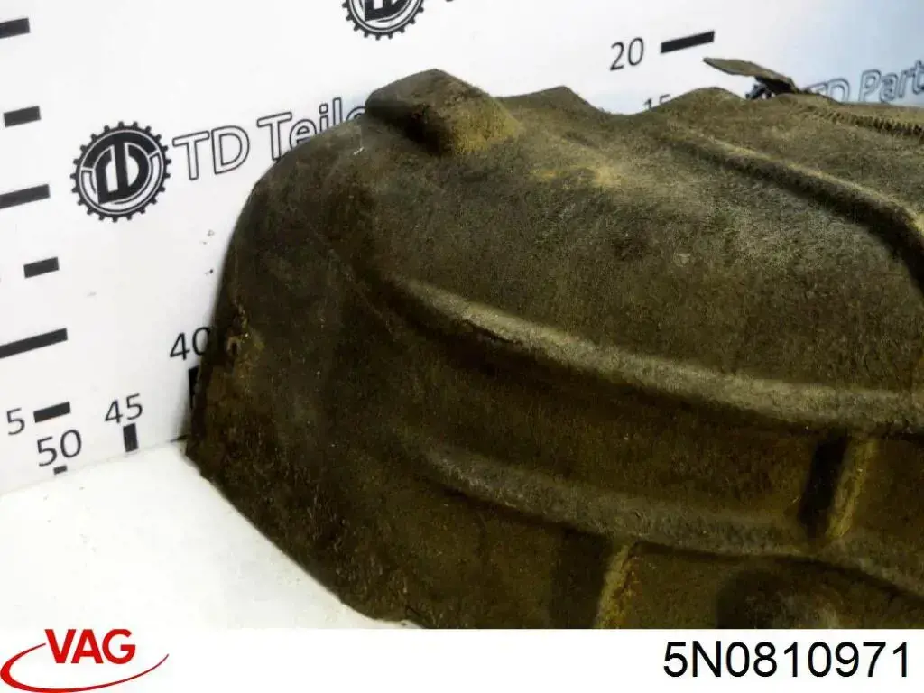 Підкрилок задній лівий VAG 5N0810971
