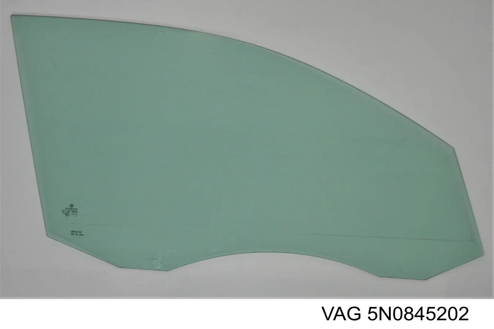 Скло передніх дверей, правою 5N0845202 VAG