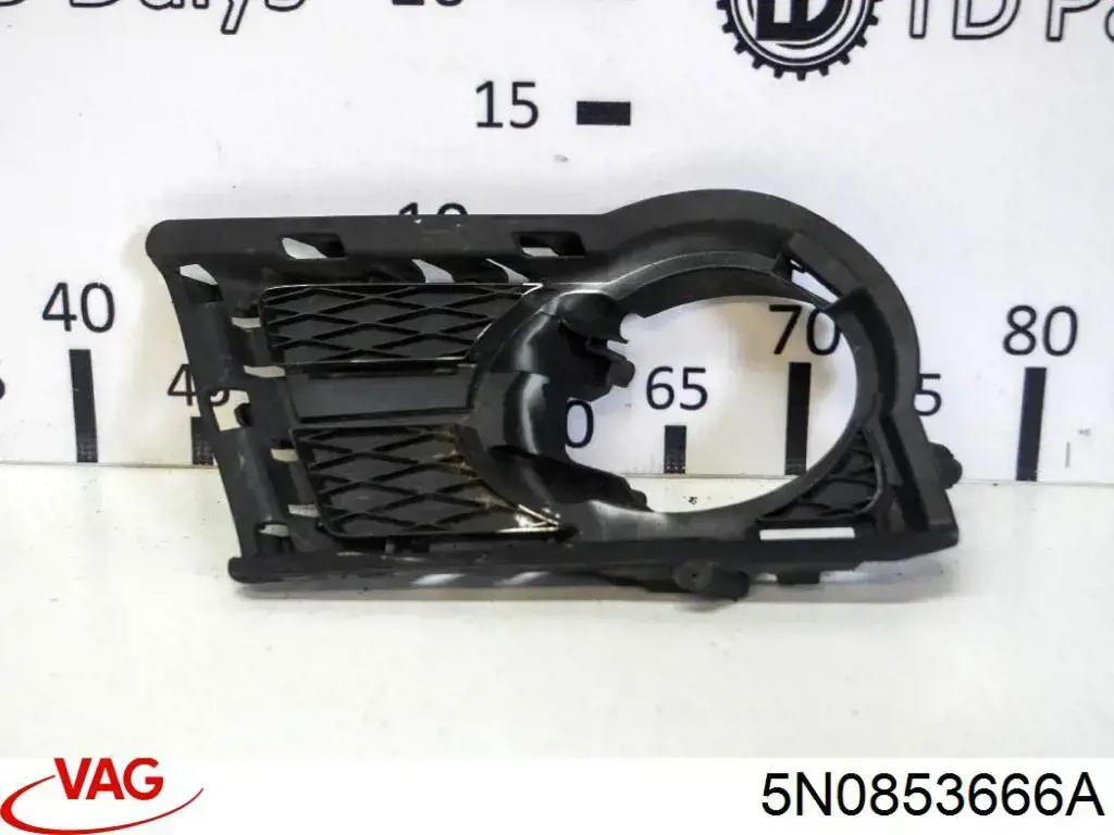Заглушка протитуманки передньої правої VAG 5N0853666A ціна, від 22.19 USD