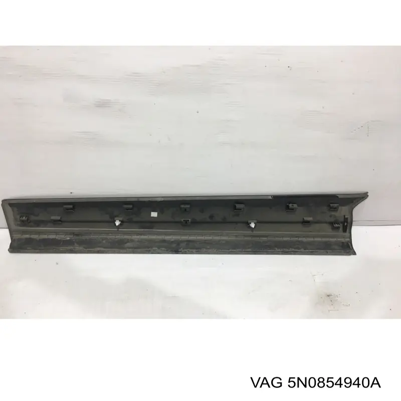 Молдинг передньої правої двері VAG 5N0854940A ціна, від 62.08 USD