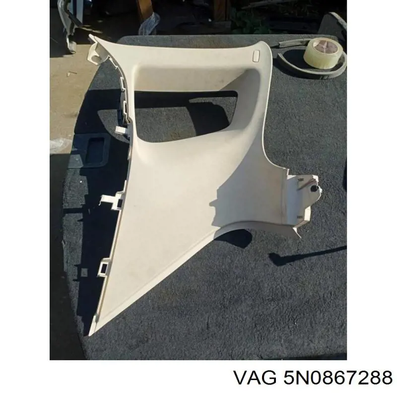Купити 5N0867288 VAG Обшивка стійки кузова внутрішня, задня права