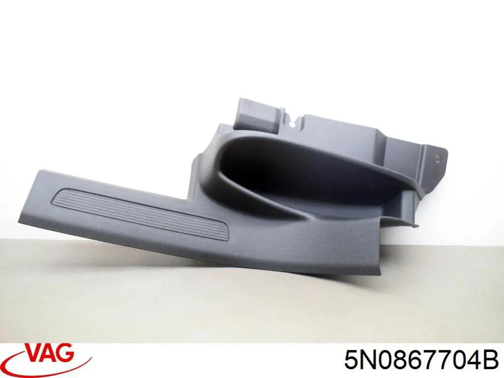 5N0867704B VAG Пластик п'ятих дверей
