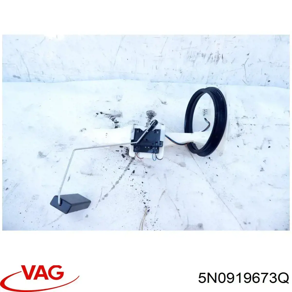 Купити 5N0919673AB VAG Датчик рівня палива в баку, лівий