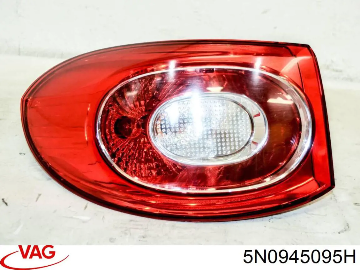 Купити 5N0945095H VAG Ліхтар задній