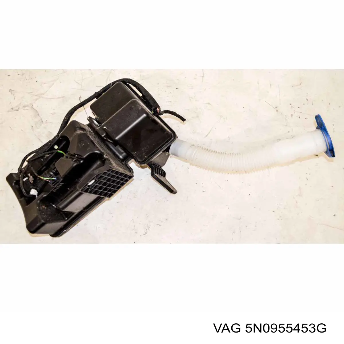 Бачок омивача 5N0955453G VAG