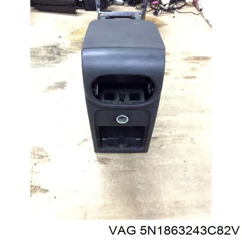 Консоль центральна панелі керування 5N1863241BJ82V VAG