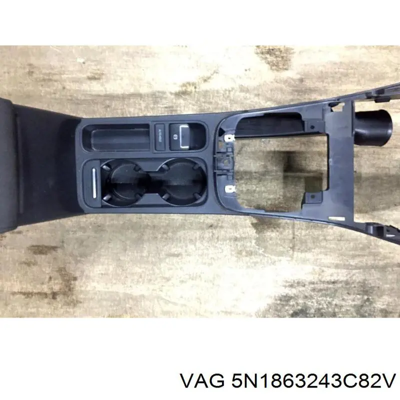 Панель борода VAG 5N1863241BJ82V ціна, від 29.74 USD