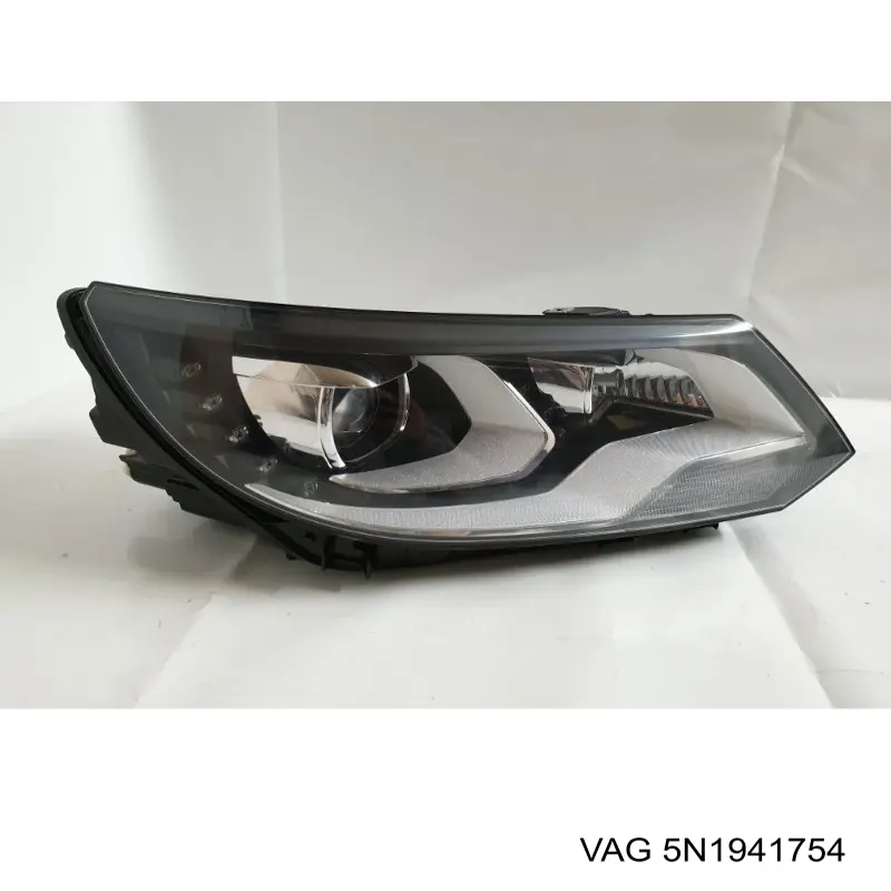 Купити ZVG111636R Signeda Права блок фара