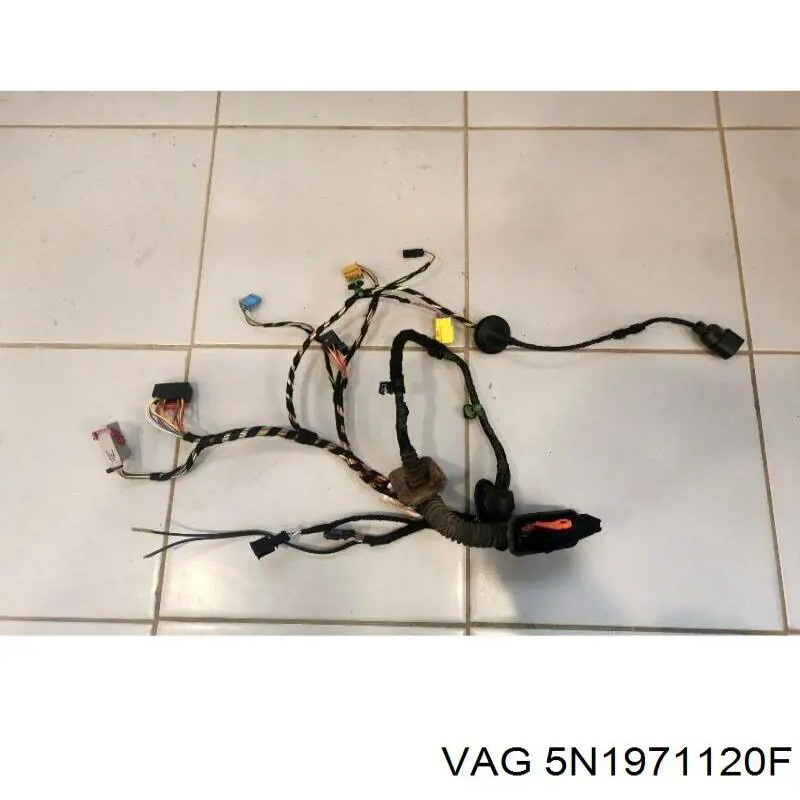 Джгут проводів передньої двері 5N1971120F VAG
