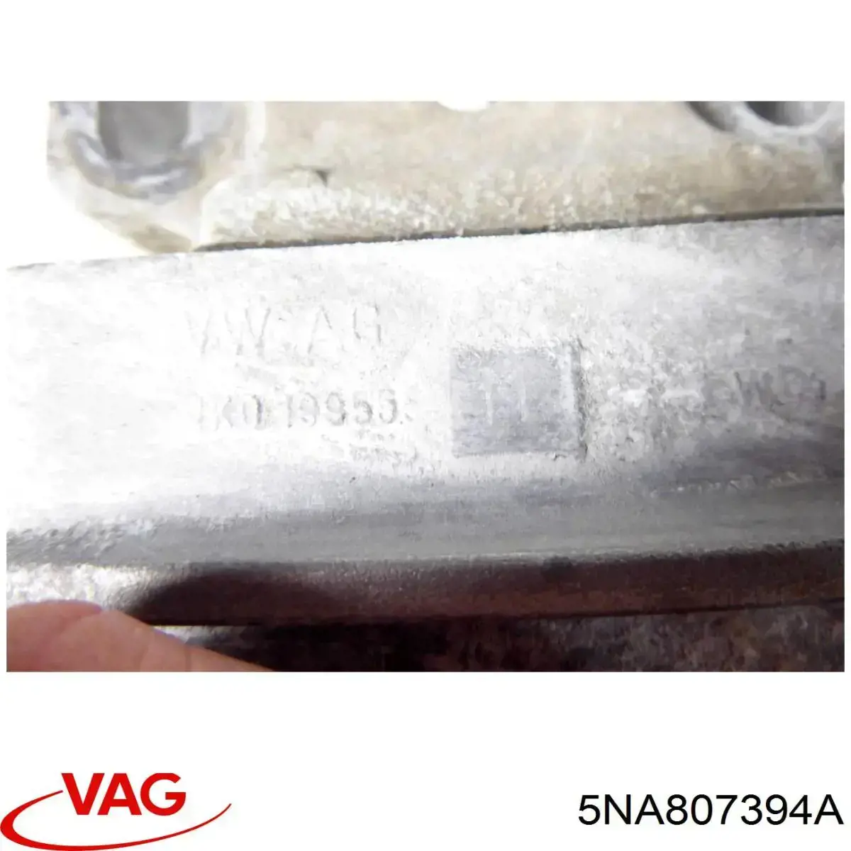 Кронштейн бампера заднього, правий 5NA807394A VAG