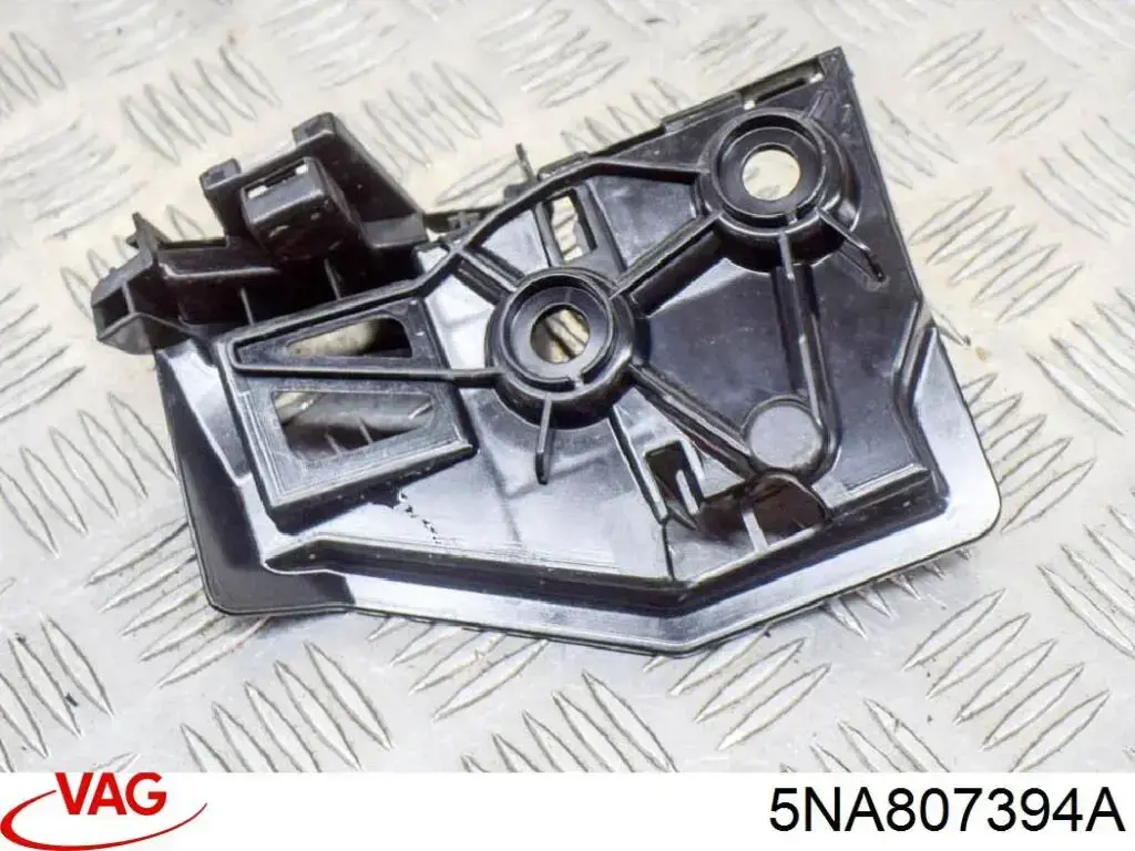 Кронштейн бампера заднього, правий VAG 5NA807394A ціна, від 41.53 USD