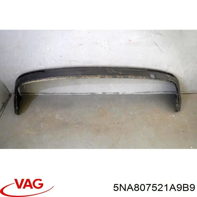 Задній бампер 5NA807521A9B9 VAG