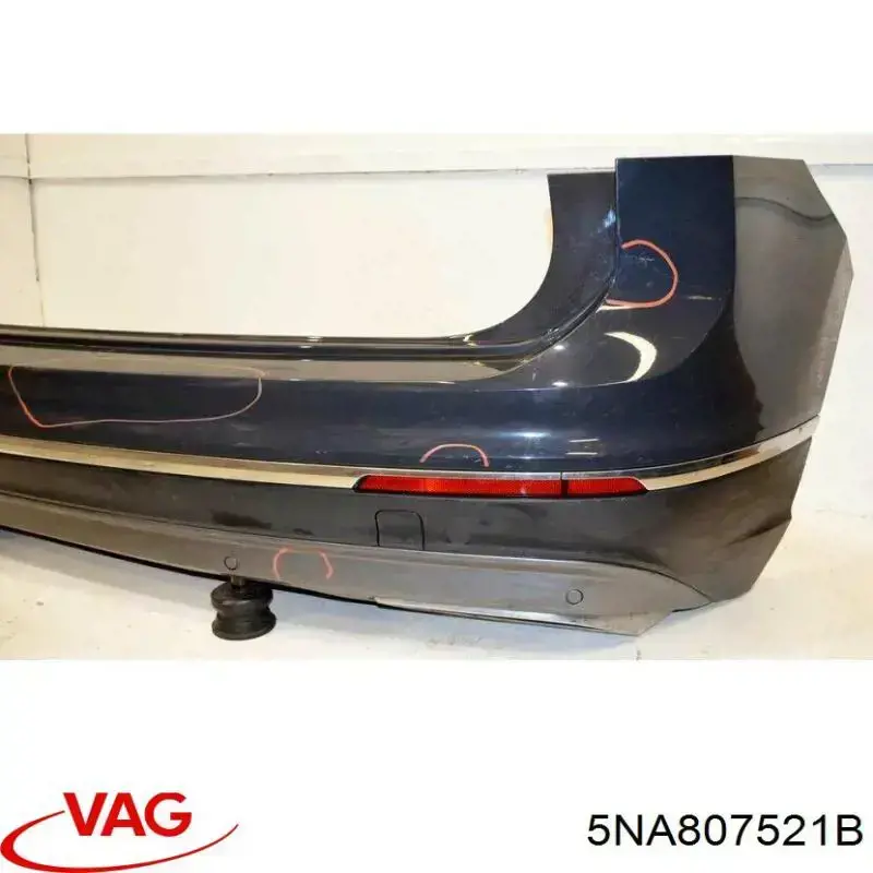 Нижня накладка на передній бампер VAG 5NA807521B ціна, від 55.25 USD