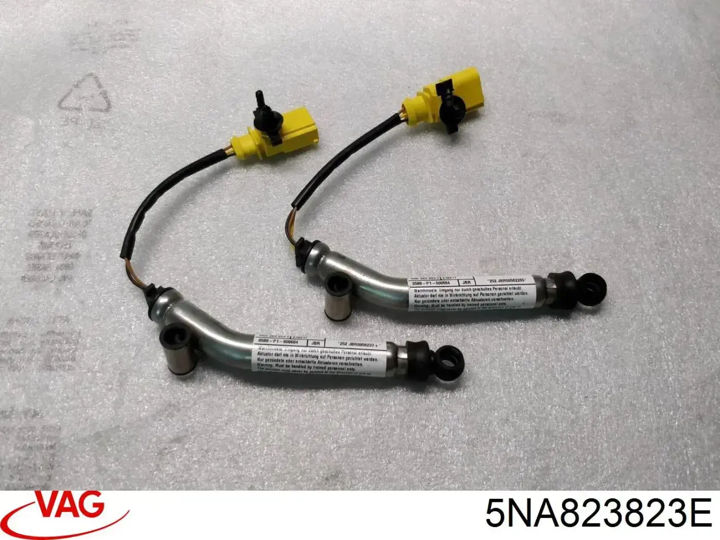 Купити 5NA823823D VAG Піропатрон петлі капота