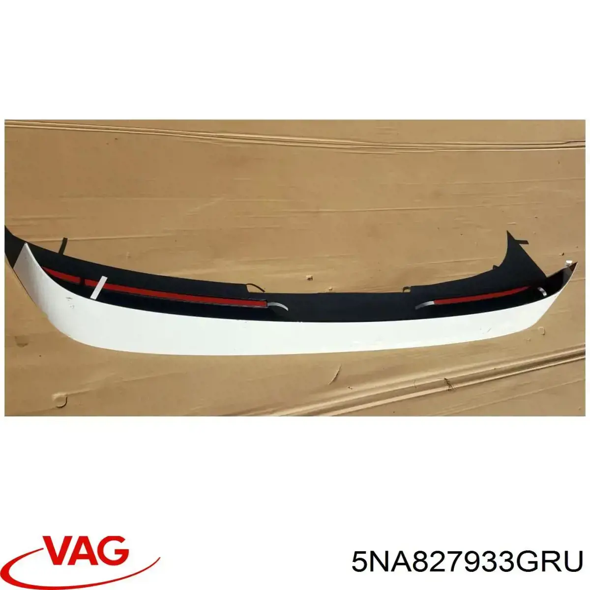 Спойлер 3/5-х, задніх дверей VAG 5NN827933GRU ціна, від 194.36 USD