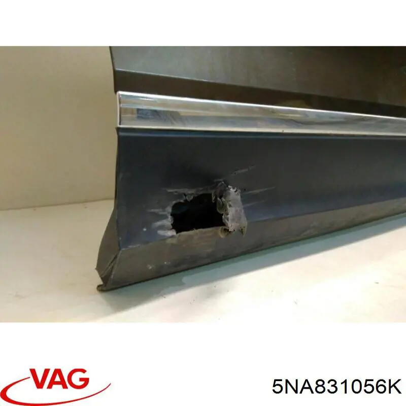 5NA831056K VAG Пасажирські передні двері