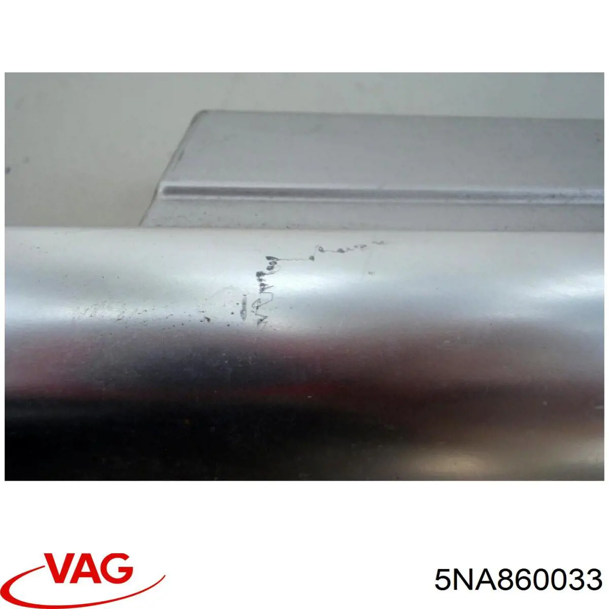 Рейлінг даху лівий VAG 5NA860033