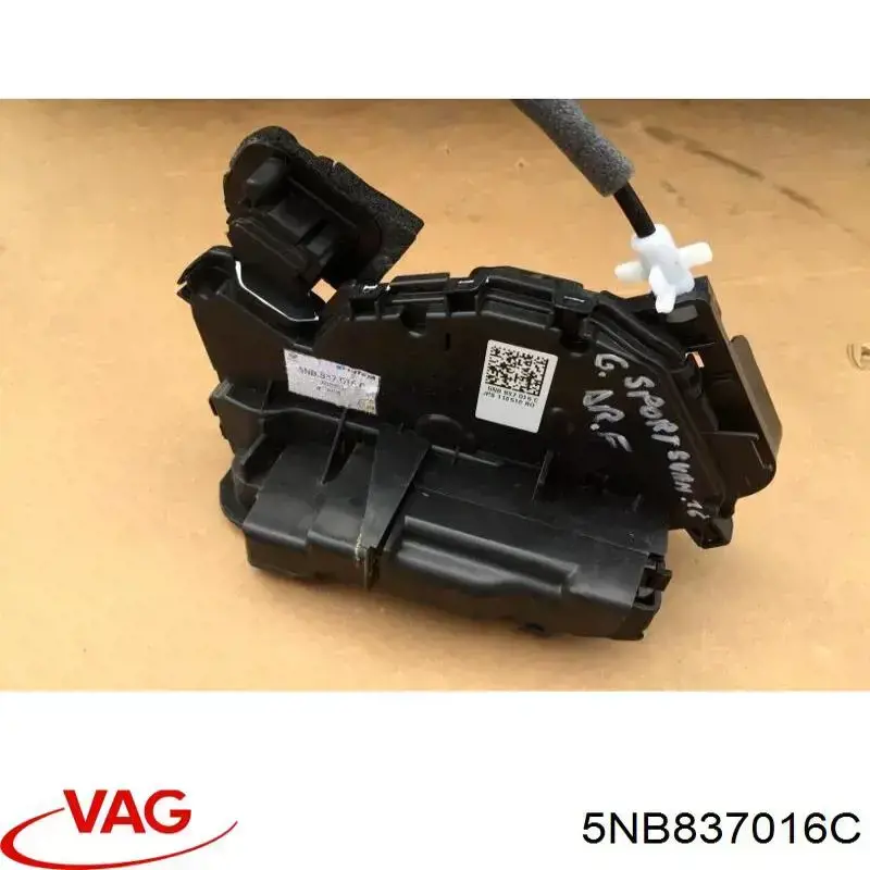 Замок передніх пасажирських дверей VAG 5NB837016C ціна, від 25.35 USD