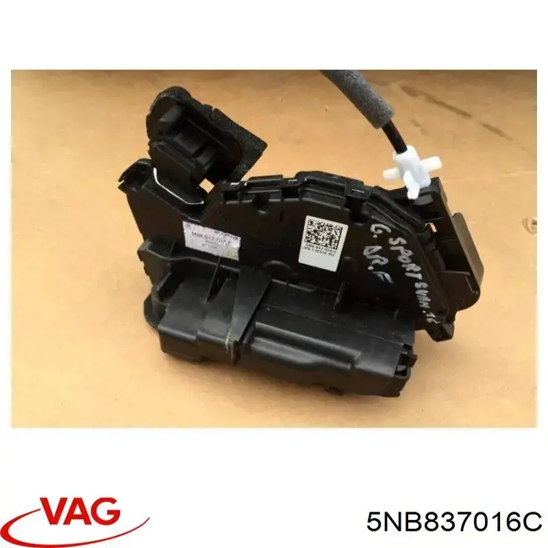 5NB837016C VAG Замок двері правої передньої
