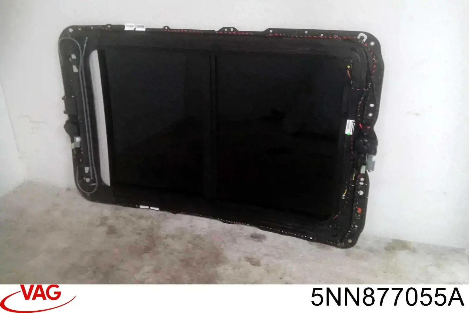 Кришка люка даху передня VAG 5NN877055A ціна, від 253.32 USD