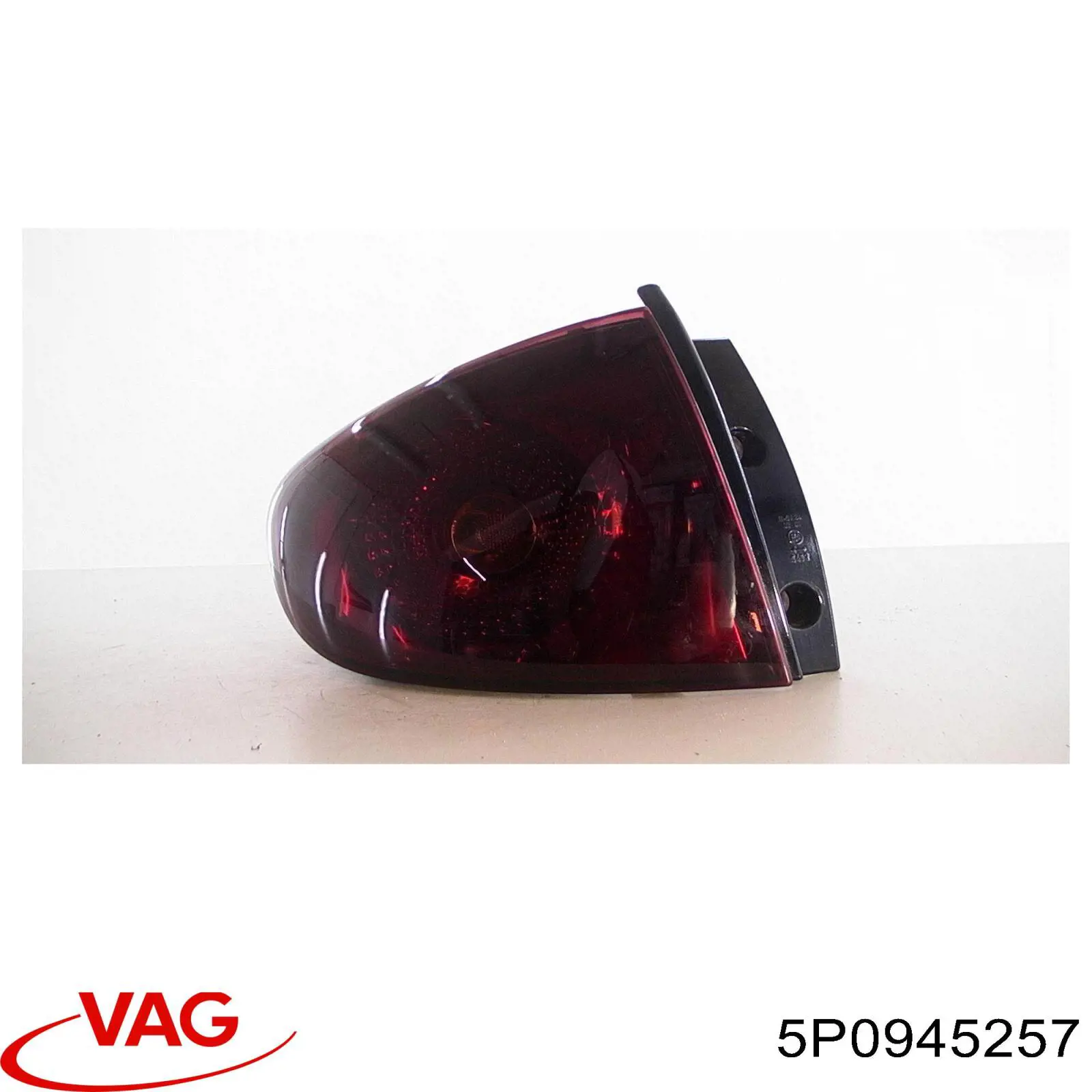 Цоколь (патрон) заднього ліхтаря VAG 5P0945257 ціна, від 37.57 USD