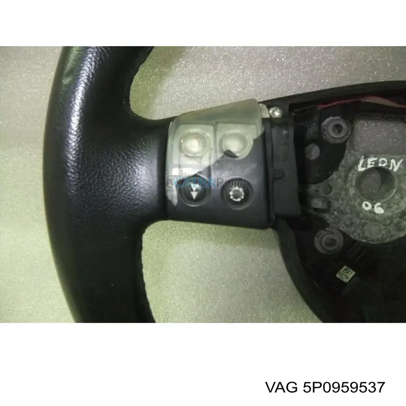 Блок кнопкових перемикачів кермового колеса VAG 5P0959537 ціна, від 290.62 USD