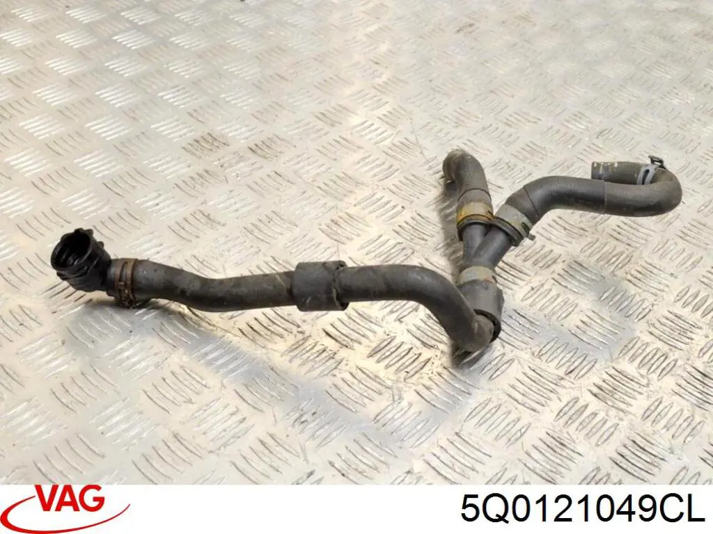 Шланг/патрубок радіатора охолодження, нижній 5Q0121049CL VAG