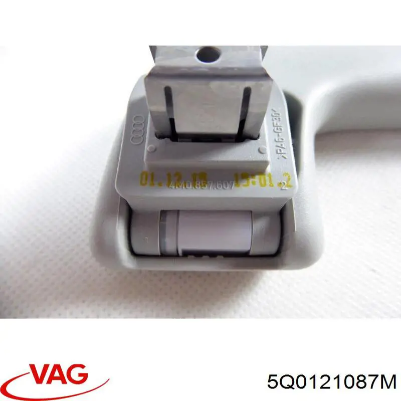 5Q0121087M VAG Водяний патрубок