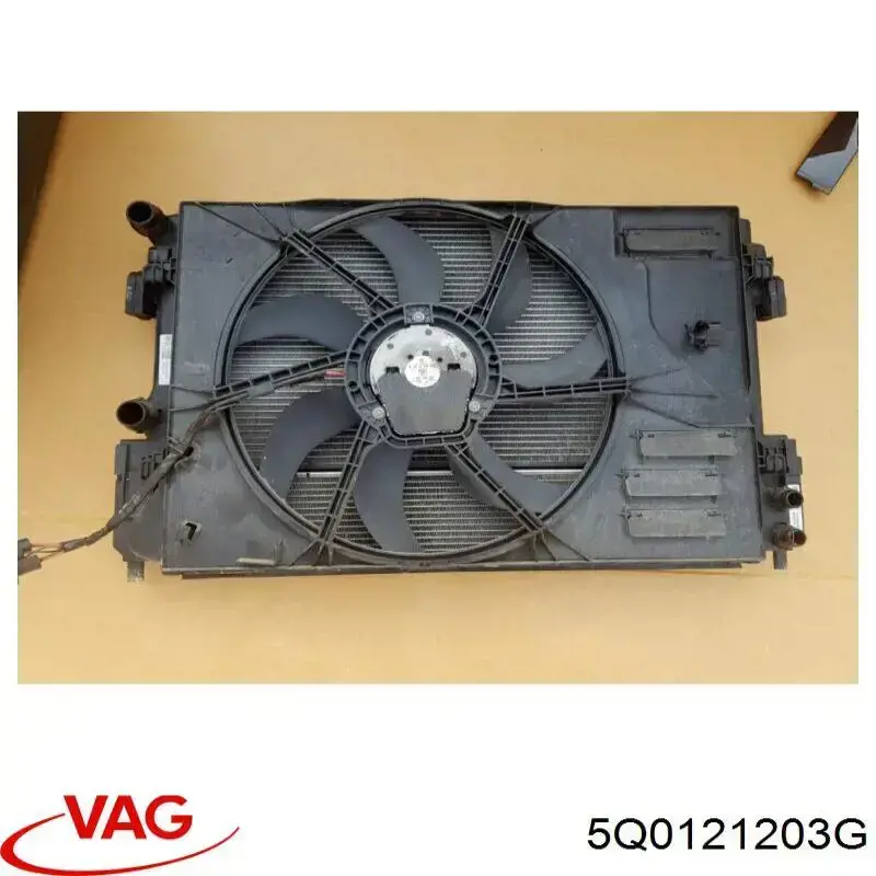 5Q0121203G VAG дифузор радіатора охолодження, в зборі з двигуном і крильчаткою