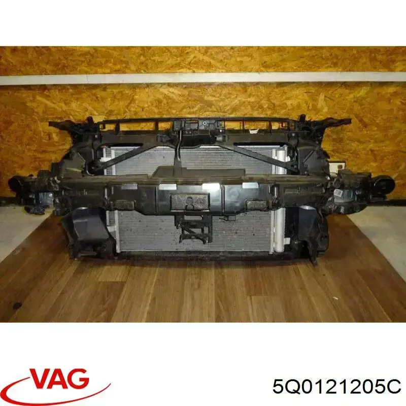 Купити 5Q0121205C VAG Дифузор вентилятора