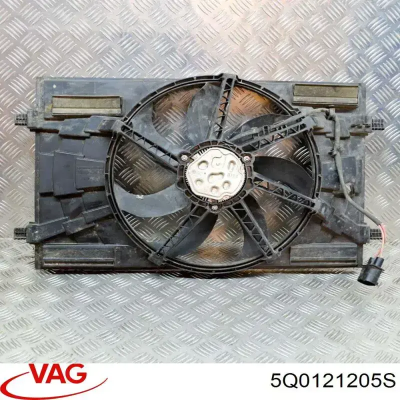Дифузор (кожух) радіатора охолодження 5Q0121205S VAG