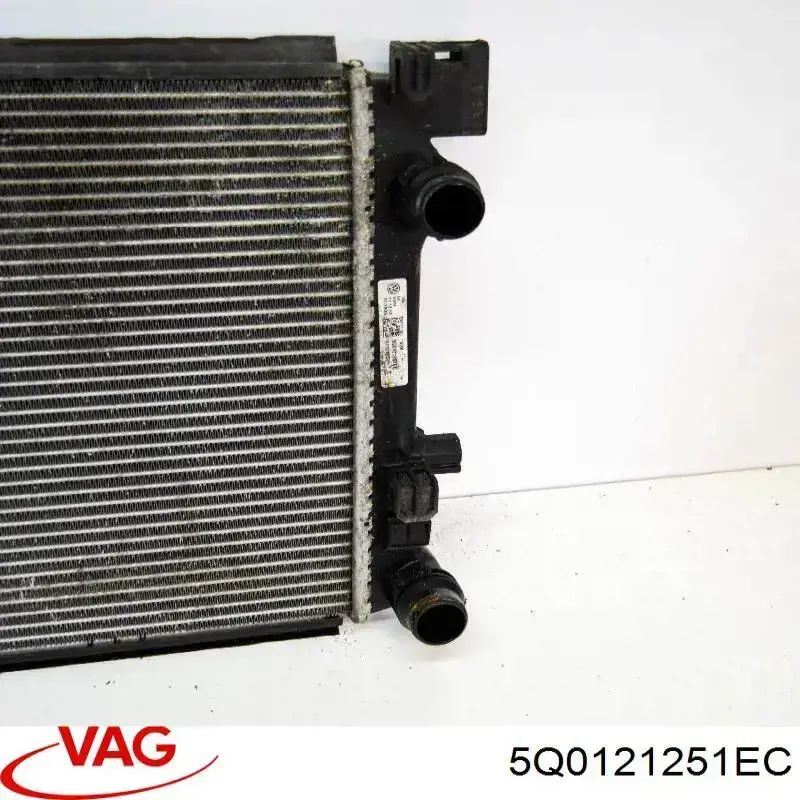 Радіатор 5Q0121251EC VAG