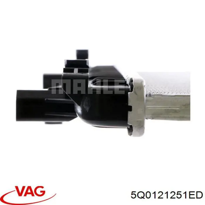 Купити 5Q0121251ED VAG Радіатор двигуна