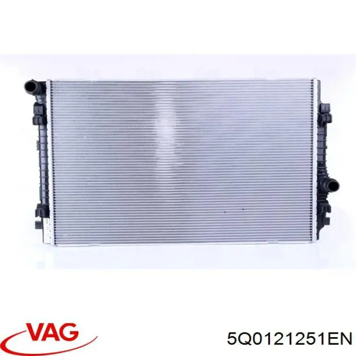 Купити 5Q0121251EN VAG Радіатор двигуна