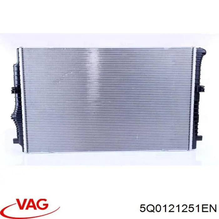 Радіатор 5Q0121251EN VAG