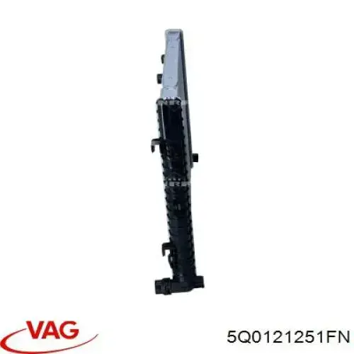 Купити 5Q0121251FN VAG Радіатор двигуна