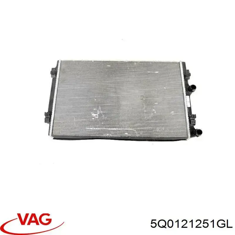 Купити 5Q0121251GL VAG Радіатор двигуна